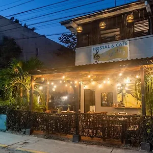 https://hostal-cha-cha-cha.quintano-roohotels.com